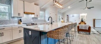 Cozy Texoma Hideaway - Sleeps 14 plus Tanglewood Resort Access