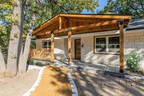 Exterior - Cozy Texoma Hideaway: 4-Bed, 800ft from Lake Texoma, Tanglewood Resort Access (Pottsboro)