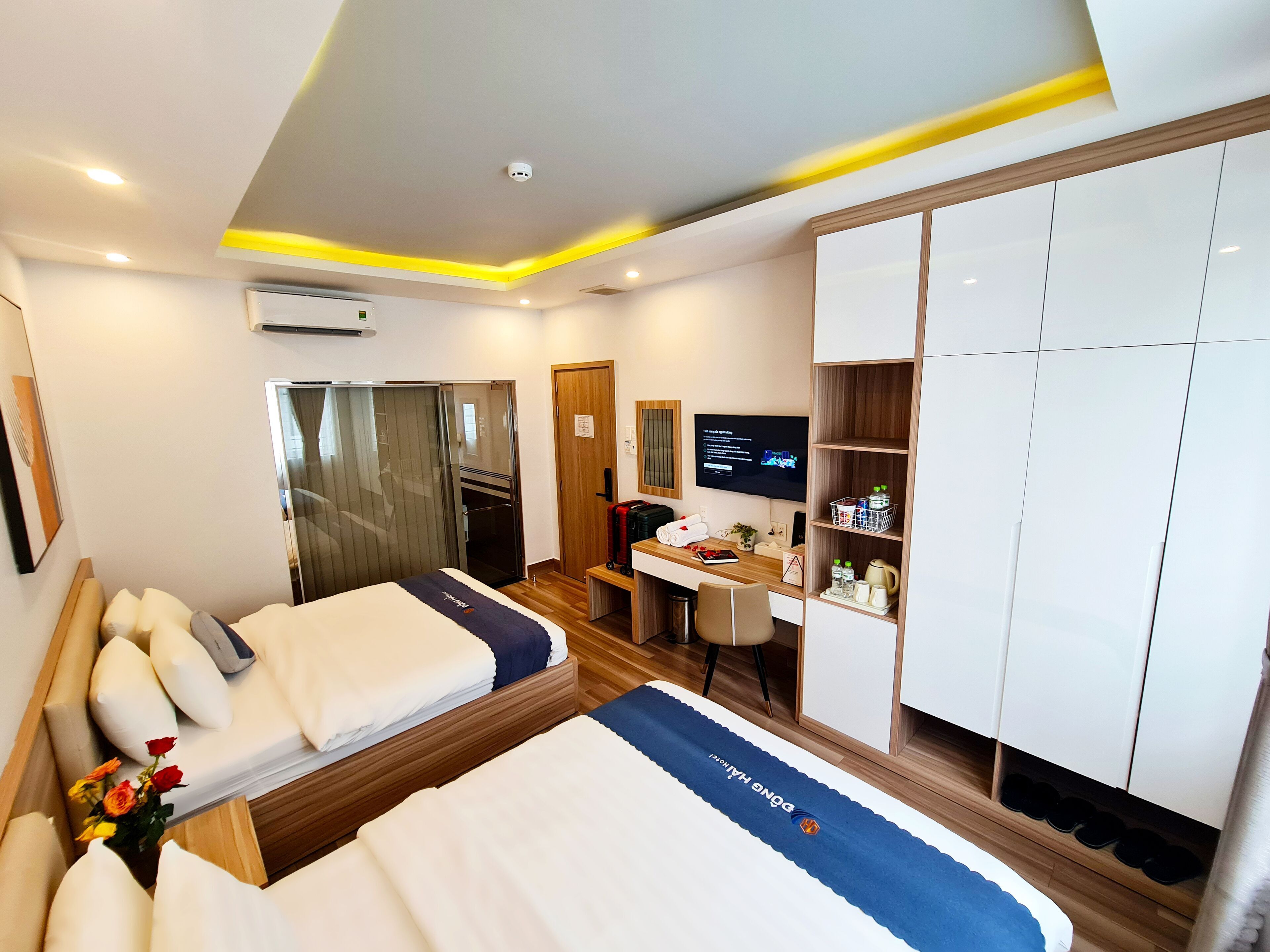 Desk, free WiFi, bed sheets