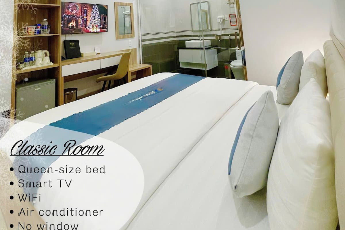 Basic Double Room | Desk, free WiFi, bed sheets