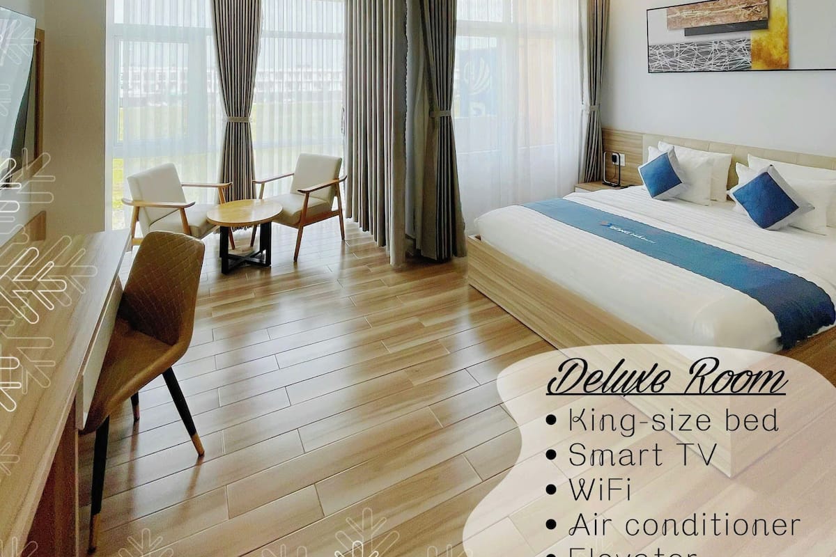 Deluxe Double Room | Desk, free WiFi, bed sheets