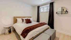 3 slaapkamers, een strijkplank/strijkijzer, wifi, beddengoed