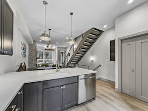 Townhome, 2 Bedrooms | Private kitchen