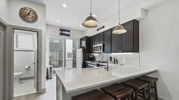 Townhome, 2 Bedrooms | Private kitchen