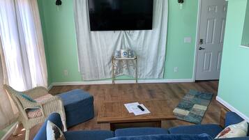 House, 1 Bedroom | Living area | Smart TV