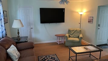 Apartment, 1 Bedroom | Living area | Smart TV