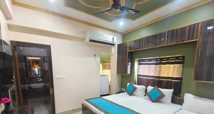 Hotel Sarnath International