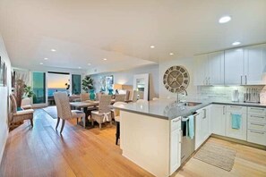 Refrigerador, horno, parrilla de estufa y lavavajillas