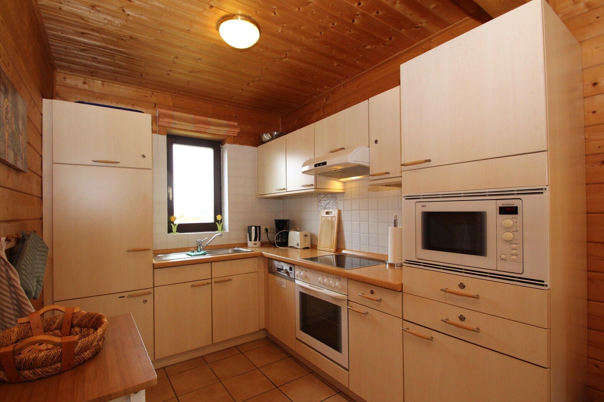 Micro-ondes, four, plaque de cuisson, lave-vaisselle