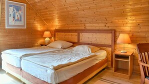 2 quartos, berço de viagem, Wi-Fi de cortesia, roupa de cama
