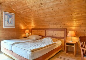 2 soverom, reiseseng for barn, wi-fi (inkludert) og sengetøy
