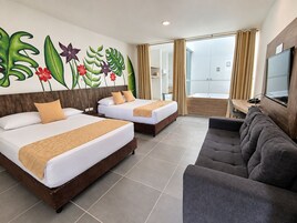 Habitación triple Premium | Minibar, wifi gratis, decoración individual y mobiliario individual