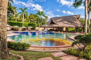 2 piscinas al aire libre, tumbonas