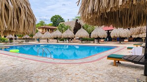 2 outdoor pools, pool loungers - Hotel Porton del Sol  (Santa Fe de Antioquia)