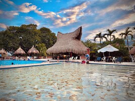 2 piscinas al aire libre