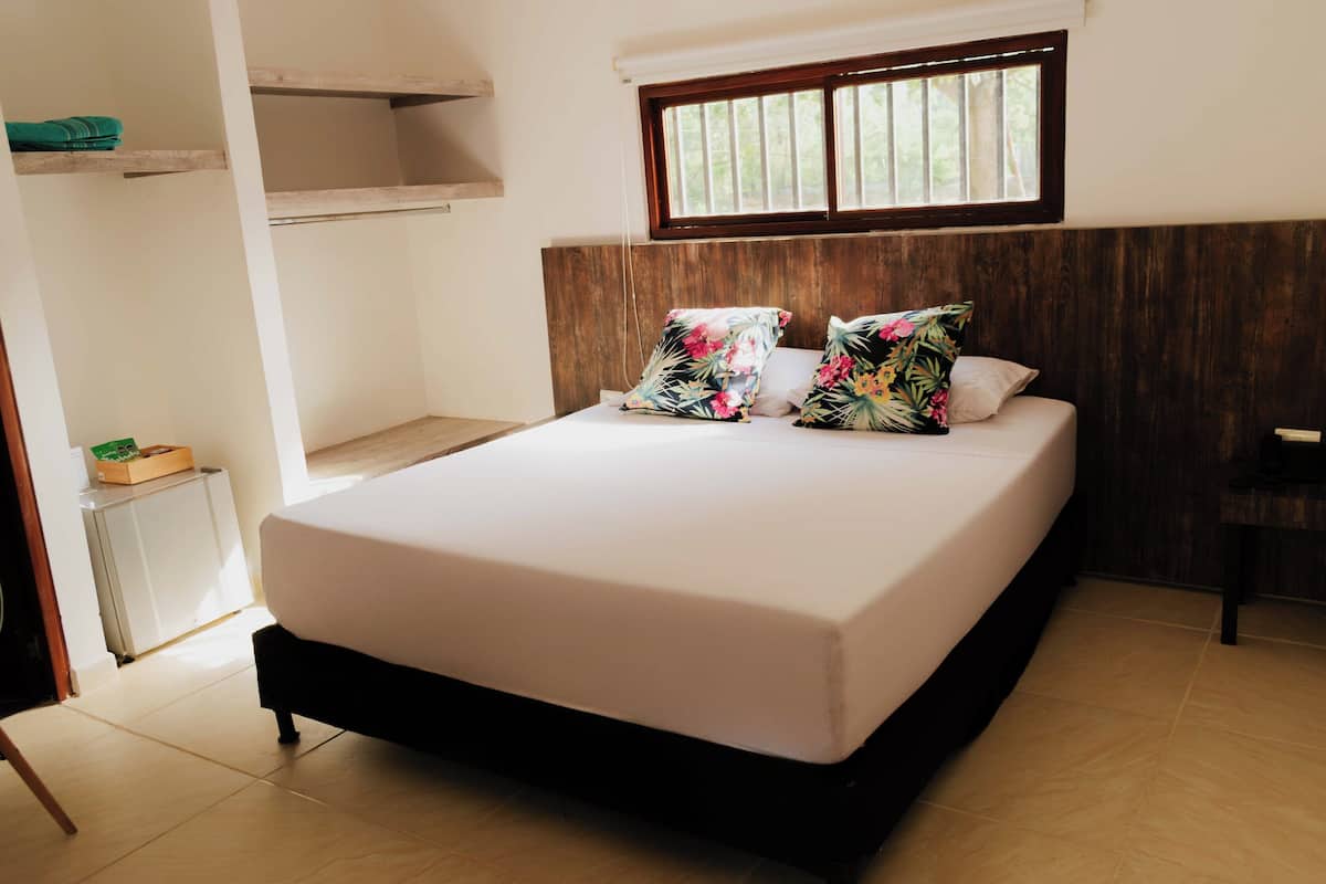 Standard Double Room | Free WiFi, bed sheets