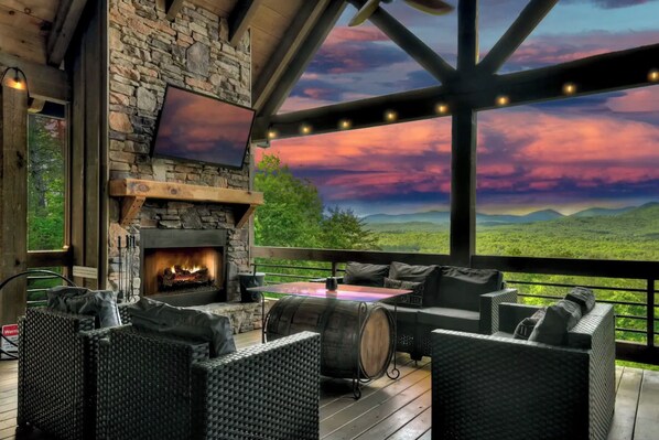 المنطقة المحيطة بالمنشأة