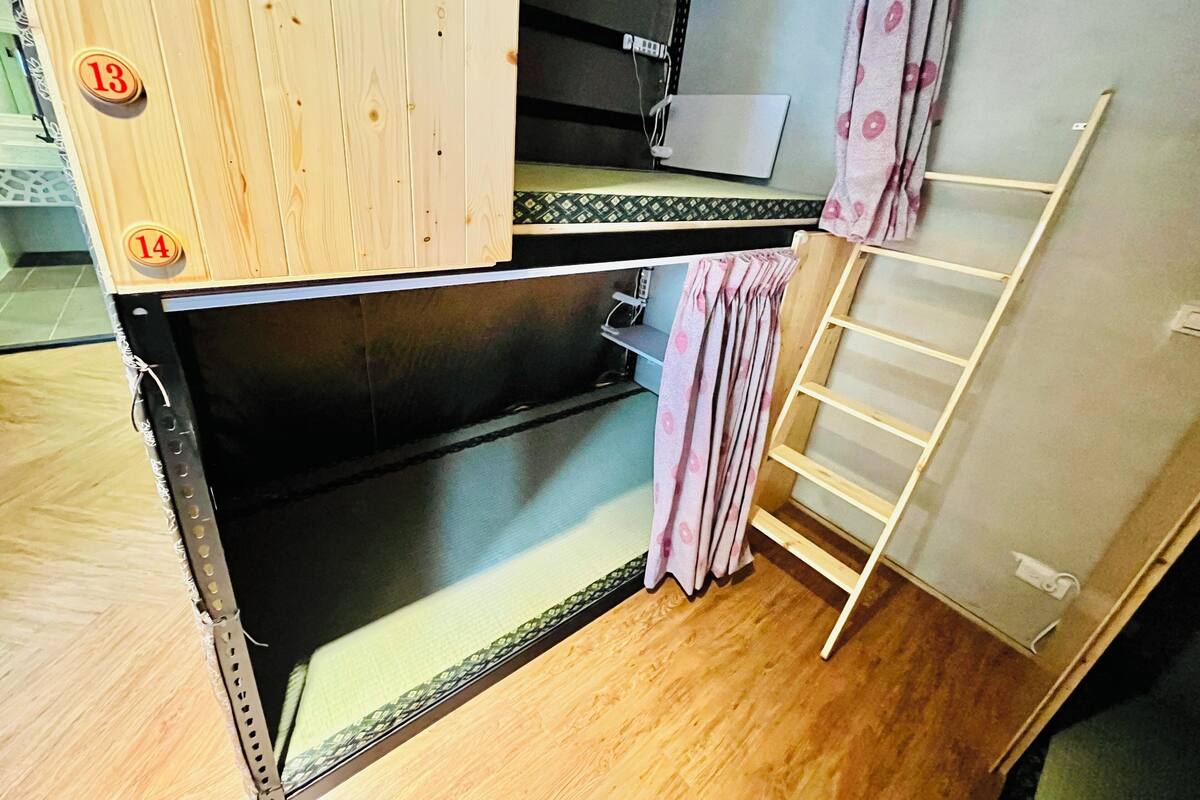 Elite Shared Dormitory | Living area