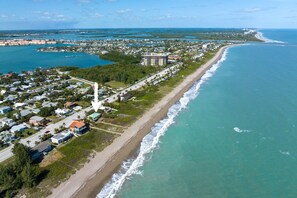 Am Strand, Liegestühle, Strandtücher