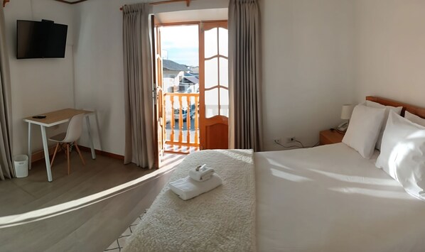 Standard Double Room | Premium bedding, down comforters, desk, travel crib -  Hotel Aural (Cajamarca)