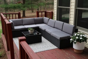 Terrace/patio - Deer Grove Cottage 25 min to Dells-Fire Pit Dogs Allowed (Mauston)