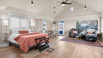 BĂŒgeleisen/BĂŒgelbrett, kostenloses WLAN, BettwĂ€sche