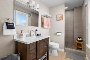 ヘアドライヤー、タオル