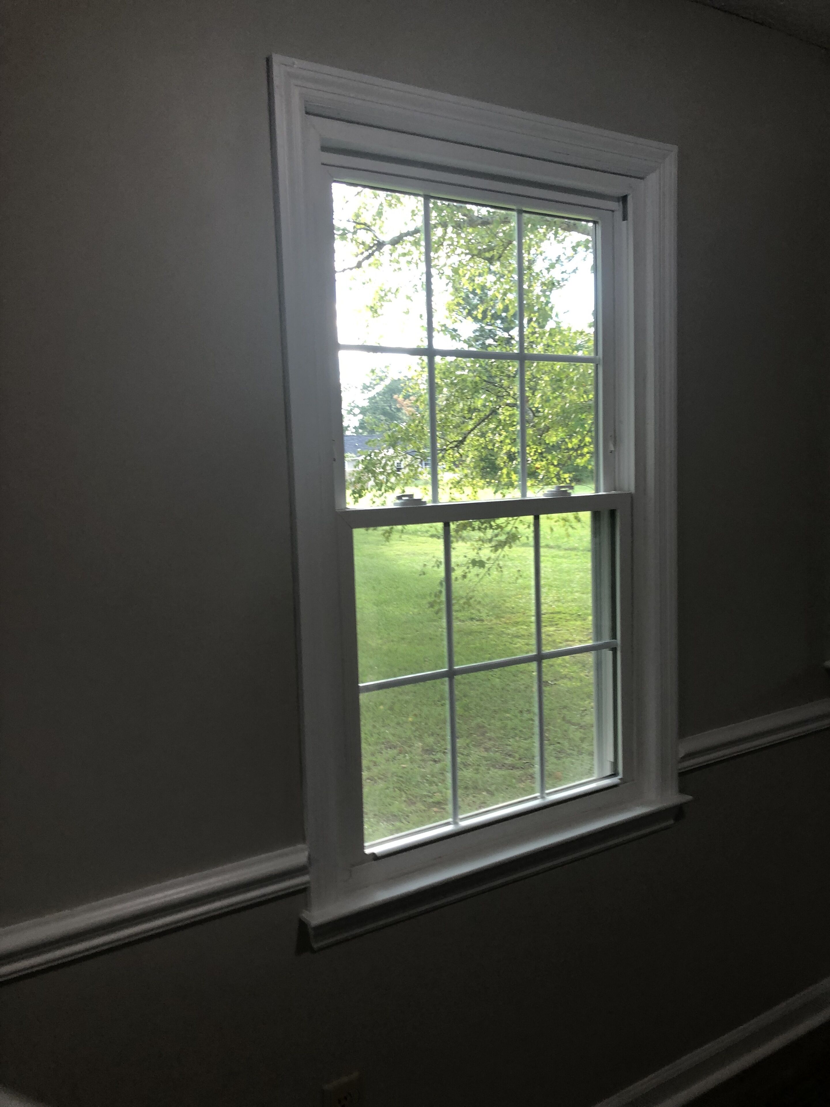 Small little bungalow house, big backyard with new appliance ceiling fans