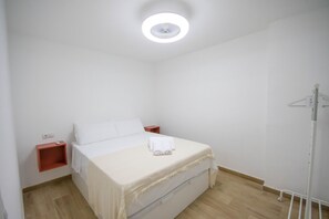 3 bedrooms, iron/ironing board, travel crib, free WiFi