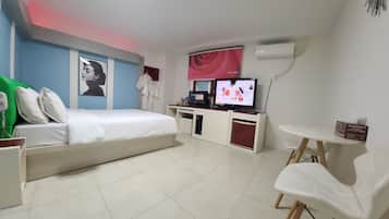 Deluxe Double Room | Individually decorated, desk, laptop workspace, free WiFi