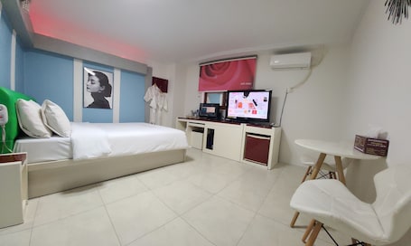 Deluxe Double Room | Individually decorated, desk, laptop workspace, free WiFi