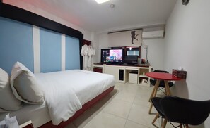 Standard Double Room | Individually decorated, desk, laptop workspace, free WiFi - Dream Motel (Gwangju)