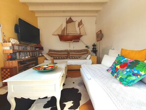 TV, DVD player, table tennis, books - Very pleasant family home in Saint-Enogat Dinard (Dinard)