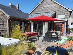 Outdoor dining - Very pleasant family home in Saint-Enogat Dinard (Dinard)