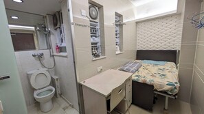 Dusch, hårtork, handdukar och tvål