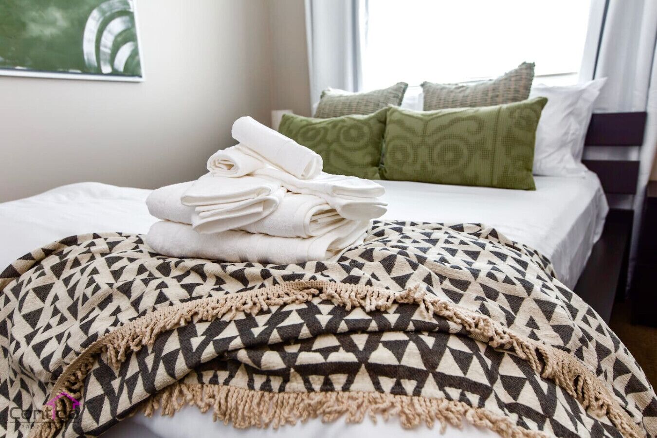 3 bedrooms, desk, iron/ironing board, travel crib