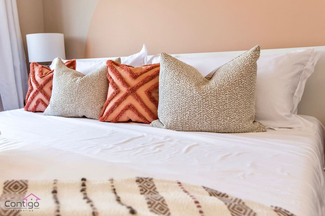 3 bedrooms, desk, iron/ironing board, travel crib