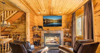Cozy Log Cabin Retreat | Hottub | Dog Friendly