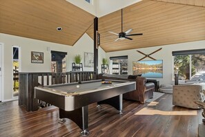 Spielezimmer