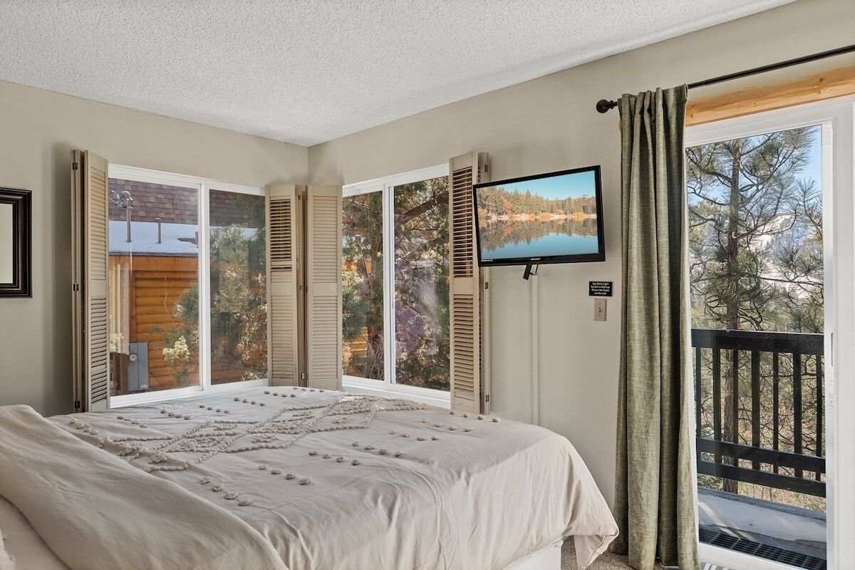 3 多间卧室、免费 WiFi、床单