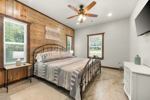 2 Schlafzimmer, Bügeleisen/Bügelbrett, kostenloses WLAN, Bettwäsche