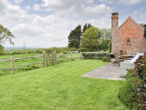 Property grounds - 1 bedroom accommodation in Little Common, near Bexhill-on-Sea (Little Common, near Bexhill-on-Sea)