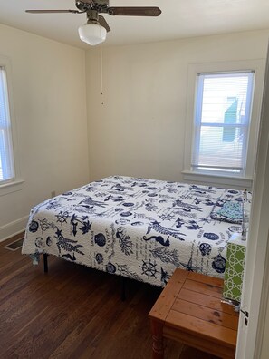 2 bedrooms, WiFi, bed sheets