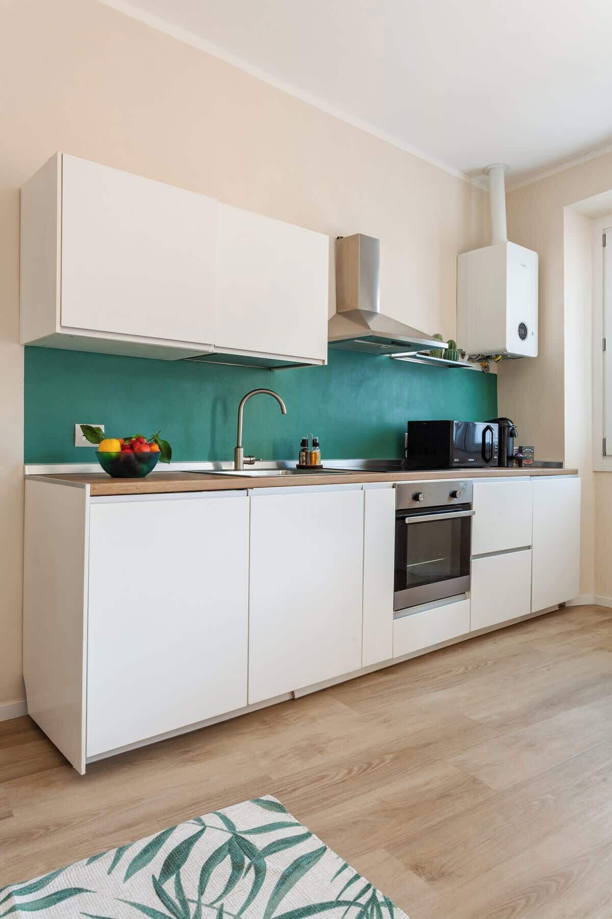 Frigorifero, microonde, forno, piano cottura