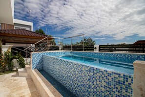 Utomhuspool