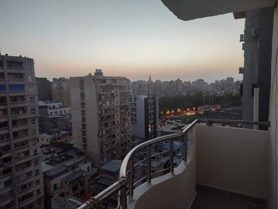 WHOLE 140sqm Apartment in citycenter,
walk everywhere. On smouha & sporting view