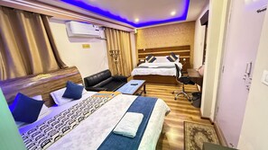 Deluxe Twin Room | Hypo-allergenic bedding, free WiFi, bed sheets