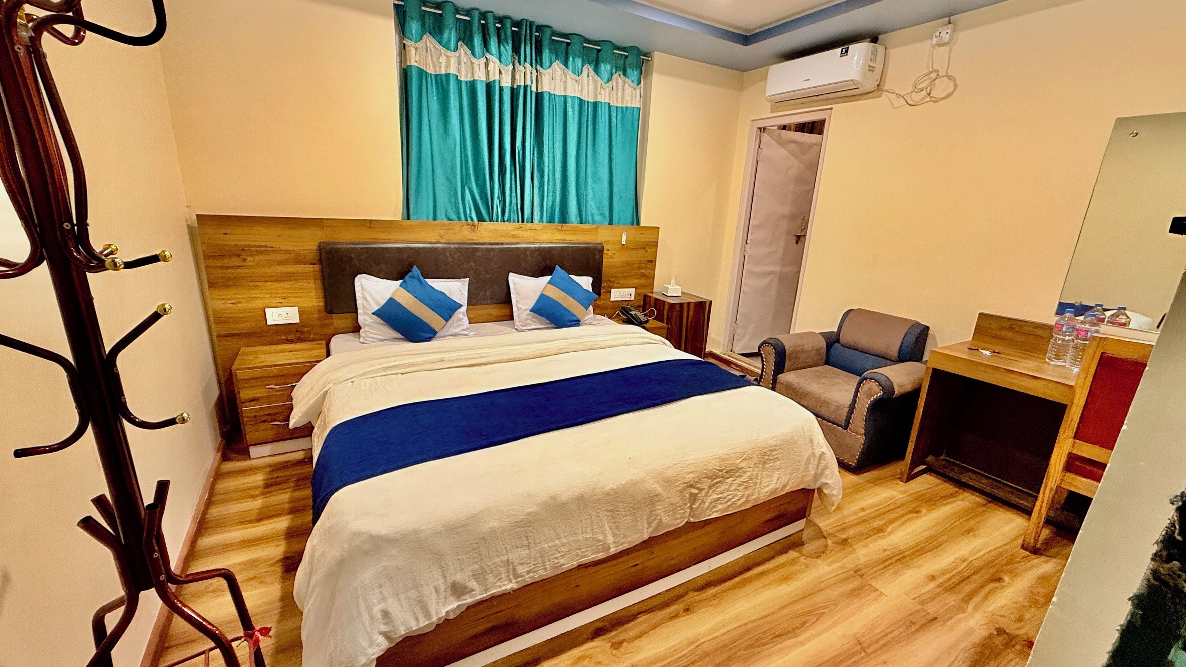 Habitación básica doble | Ropa de cama hipoalergénica, wifi gratis y ropa de cama 