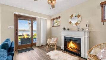 Smart TV, fireplace, offices