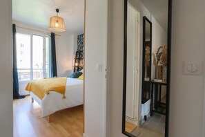 2 عدّة غرف نوم وواي فاي مجانًا وملاءات أسرّة